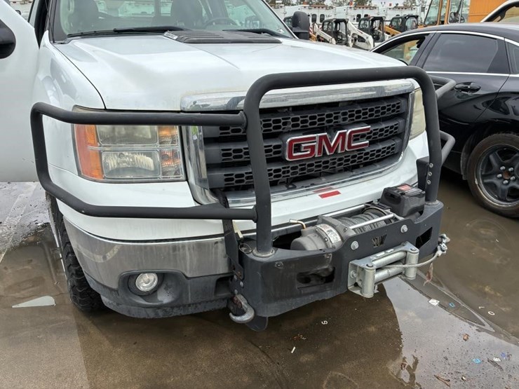 2012-gmc-sierra-2500-image-10