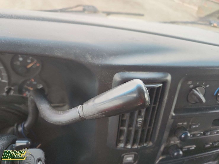 2004-gmc-2500-image-21