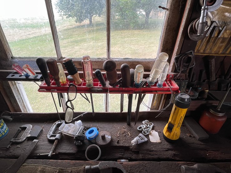 #2334-•-content-of-workbench-image-6