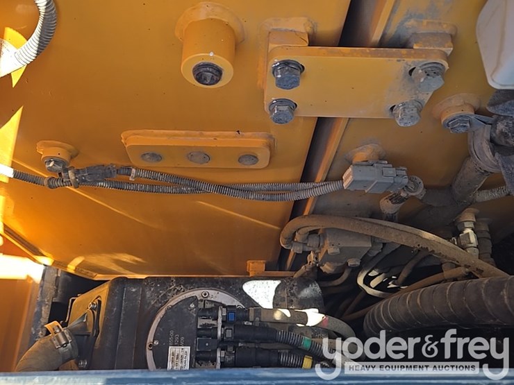 hyundai-hx235-lcr-image-53