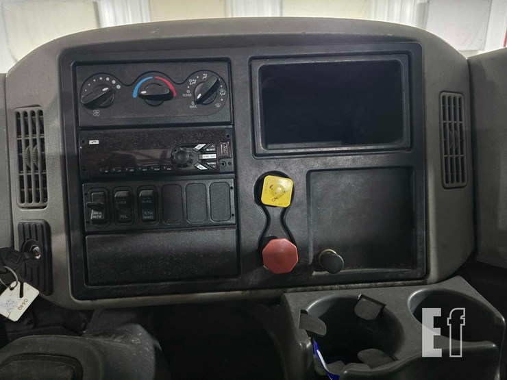 2017-international-durastar-4400-image-15