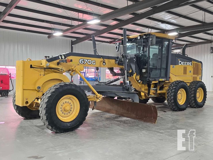 2016-deere-670g-image-1