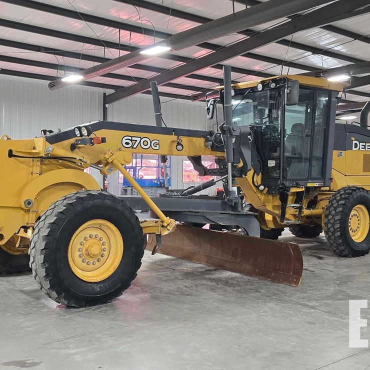 2016 DEERE 670G