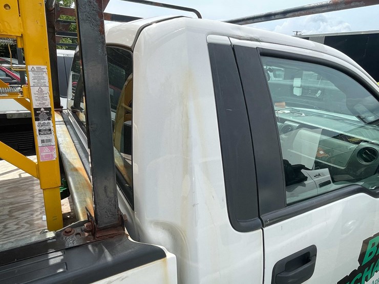 2014-ford-f150-xl-image-21