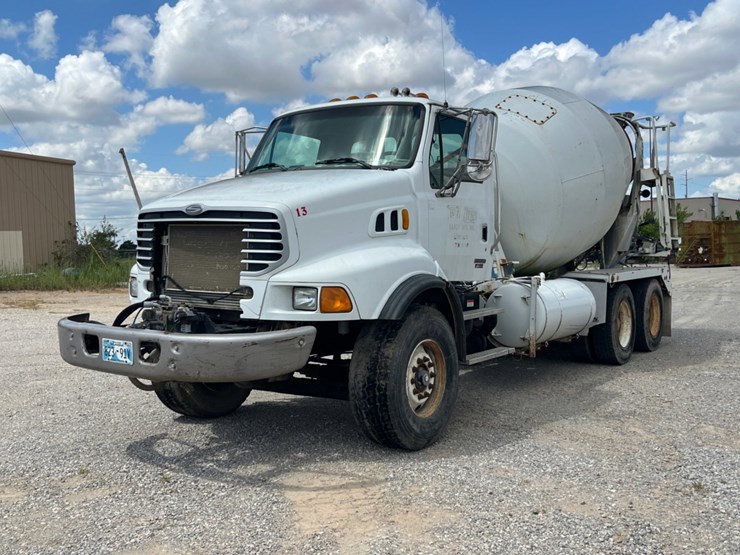 2007-sterling-l9500-image-1