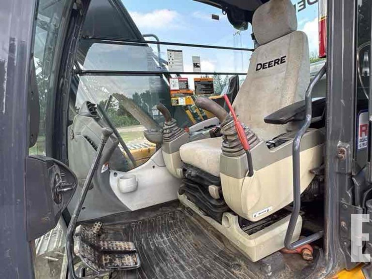 2013-deere-160g-lc-image-14