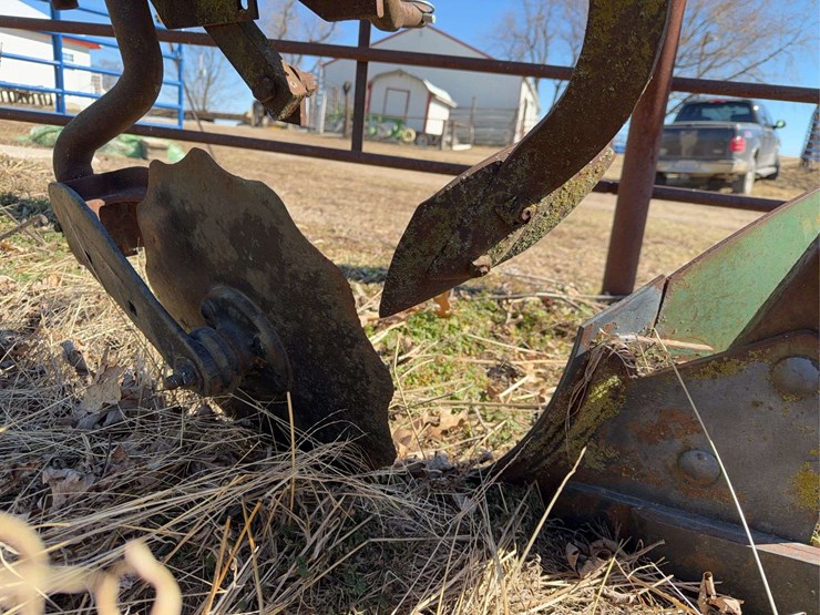 john-deere-three-point-two-bottom-plow-image-22