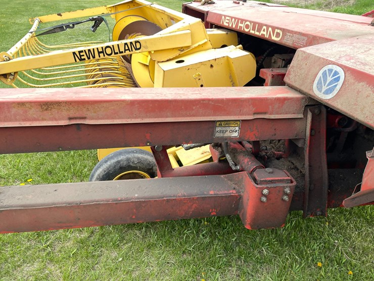 #1033-•-hew-holland-790-chopper-with-hay-head-image-12
