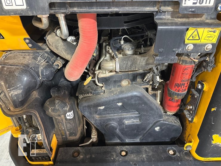 2021-jcb-3ts-8t-image-24