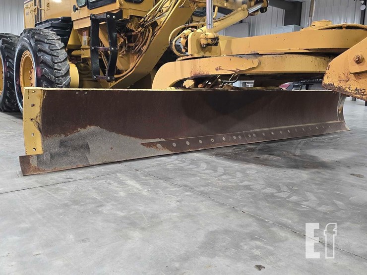 2004-caterpillar-120h-image-10