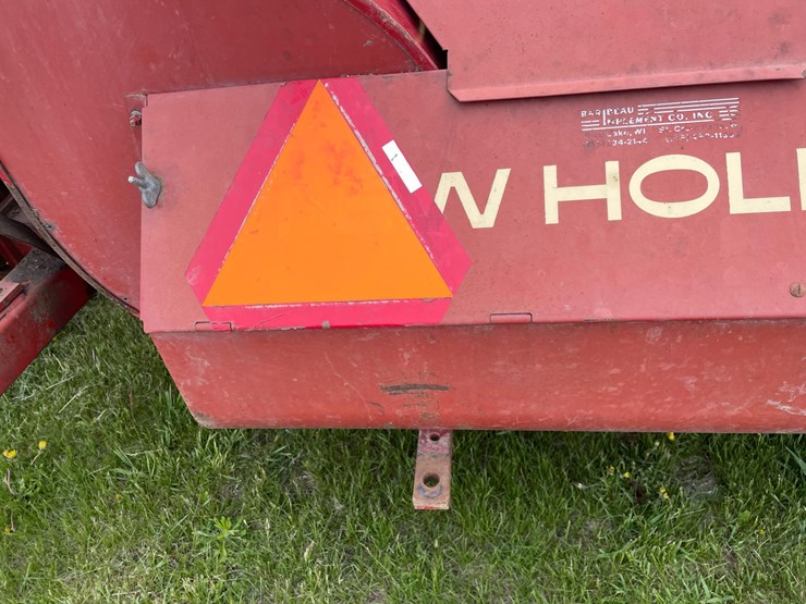 #1033-•-hew-holland-790-chopper-with-hay-head-image-28