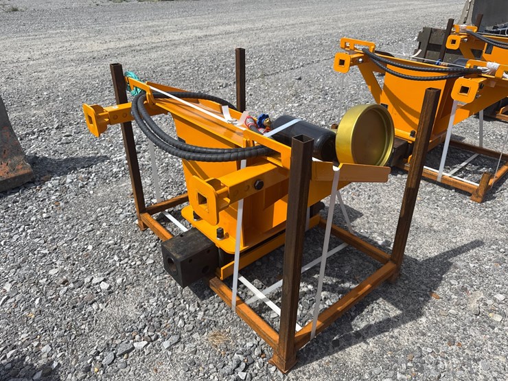 #2001-•-unused-future-sd680-skid-steer-pile-hammer-adzc680260581-inv#48824-image-1