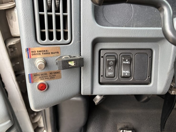 2002-international-durastar-4400-image-29