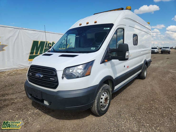 2016-ford-transit-image-1