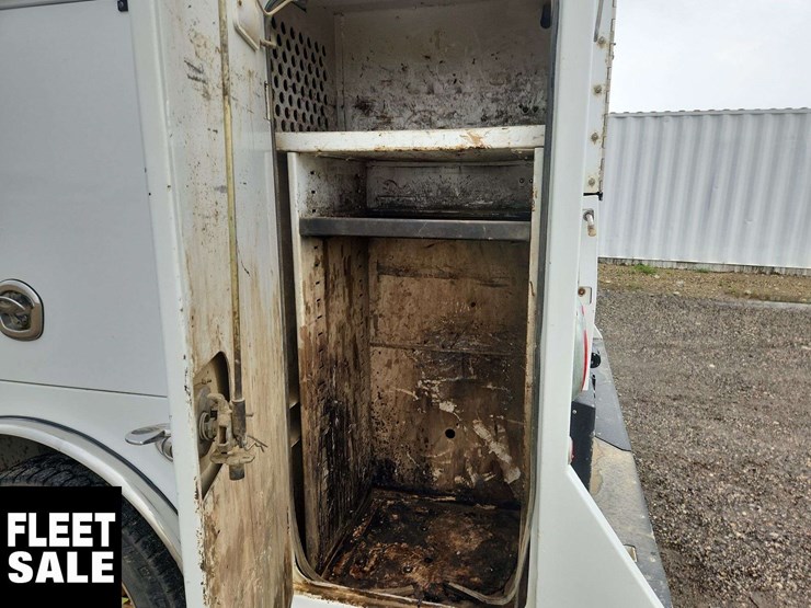 2020-ford-f550-image-36