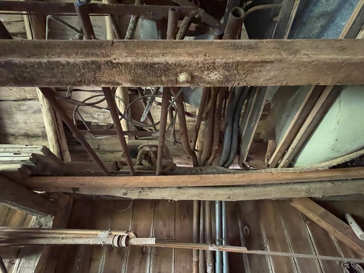 #2341-•-all-contents-in-rafters-image-6