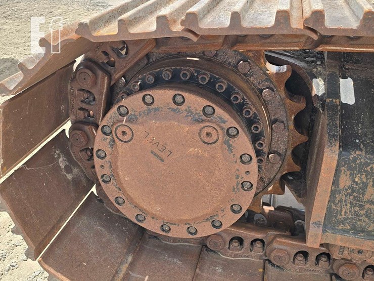 2017-caterpillar-323fl-image-32