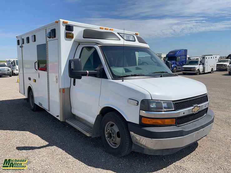 2017-chevrolet-express-s/a-ambulance-image-2