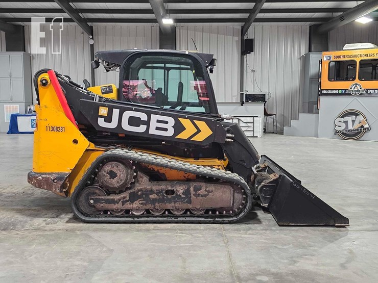 2021-jcb-3ts-8t-image-6