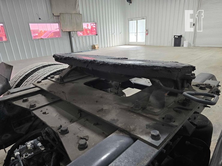 2020-kenworth-t370-image-11