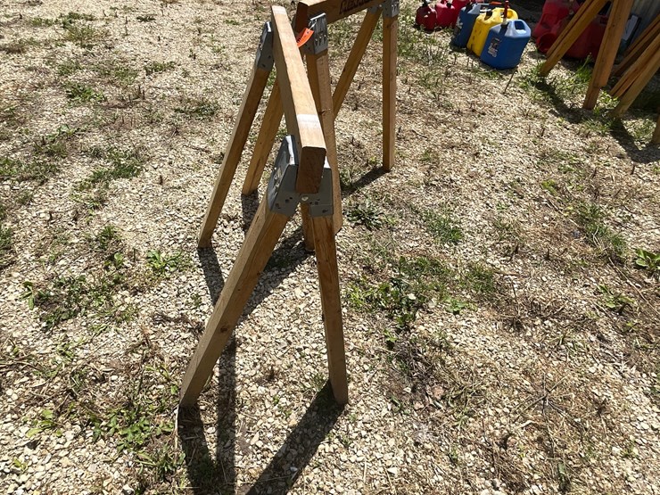#3337-•-(2)-menards-wood-sawhorses-image-4