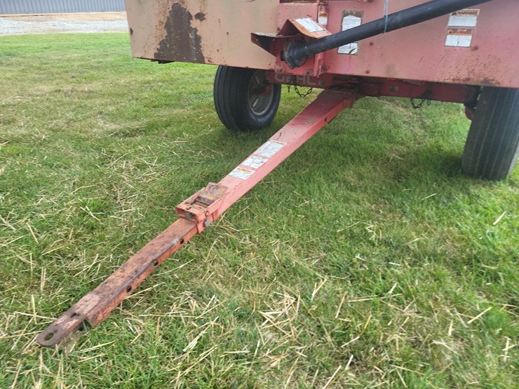 gehl-970-silage-wagon-w/gehl-tandem-axle-running-gear-image-9