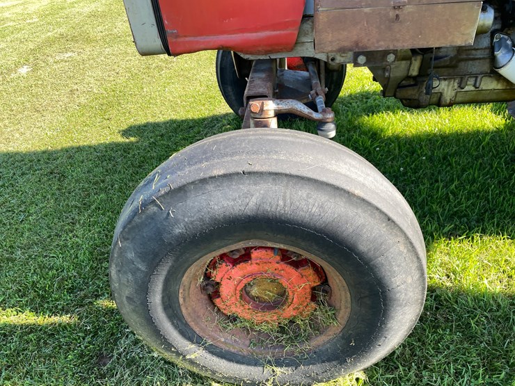 massey-ferguson-1085-image-12
