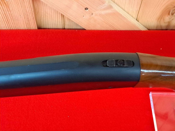 western-field-model-m550a-12-gauge-pump-action-shotgun-image-6