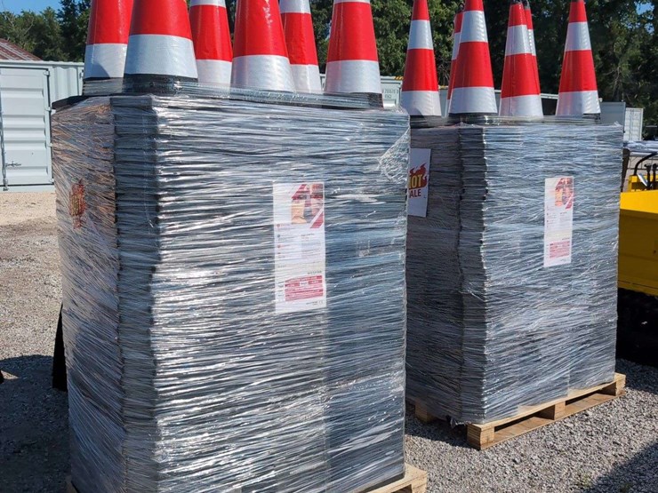 (50)-28"-traffic-cones-image-1