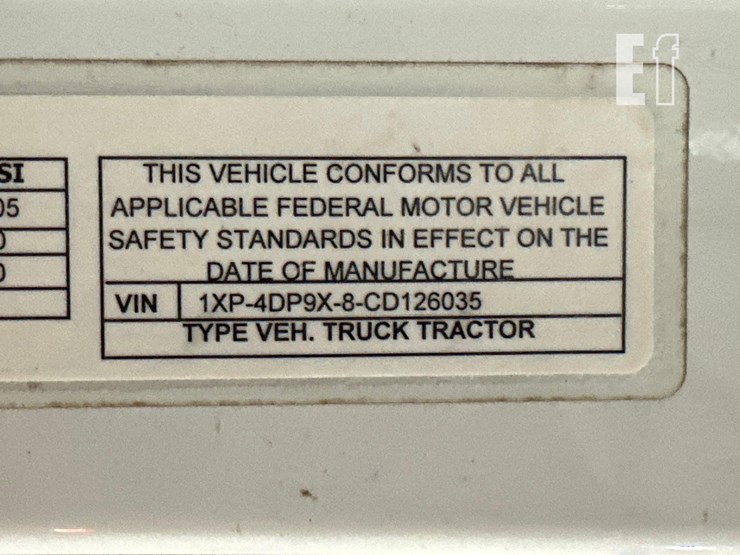 2012-peterbilt-587-image-36