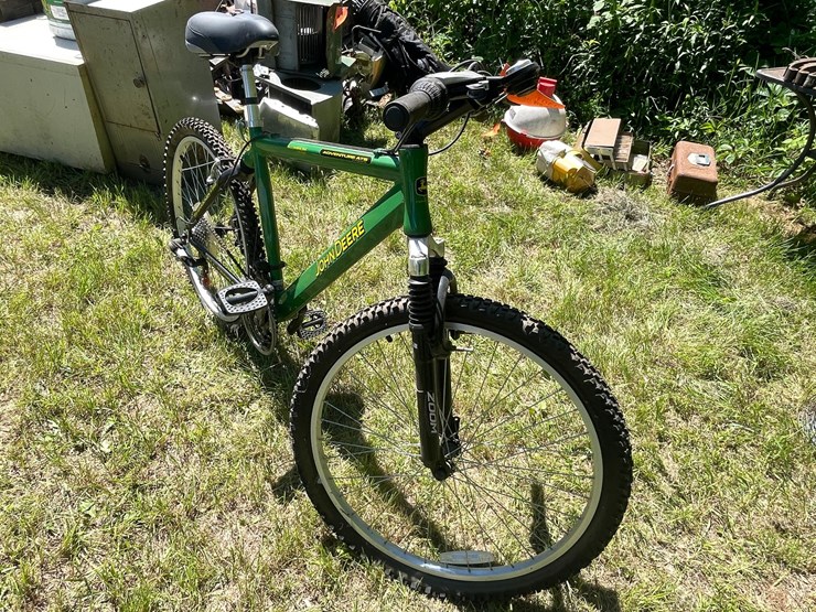 #3301-•-john-deere-aluminum-adventure-ats-bike-image-3