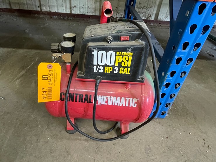 #4047-•-central-pneumatic-portable-air-compressor-image-1