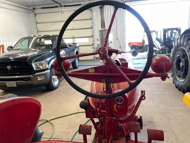 #1039-•-mccormick-farmall-h-tractor-(galesville,-wi)-image-16