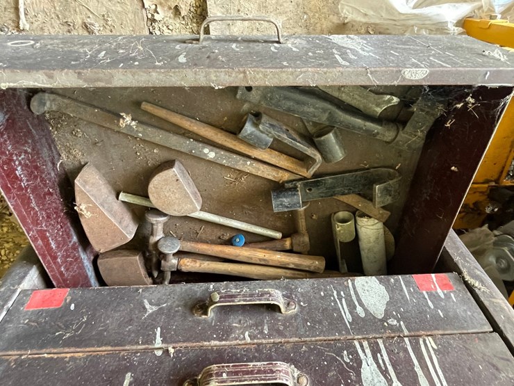 #3329-•-stoux-valve-face-grinding-machine-and-rolling-metal-tool-box-image-14