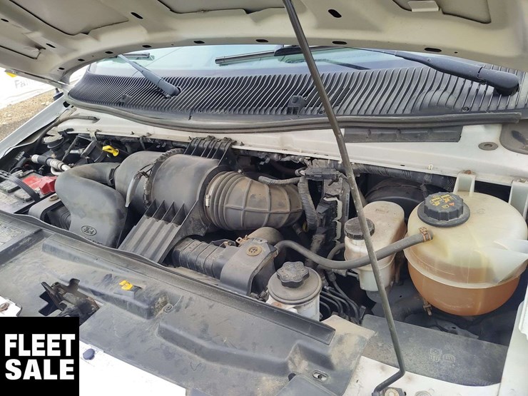 2014-ford-cargo-image-28
