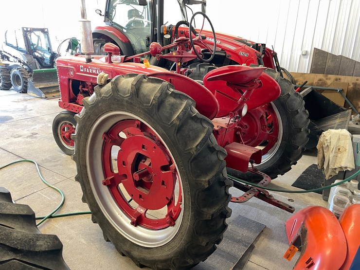 #1039-•-mccormick-farmall-h-tractor-(galesville,-wi)-image-5