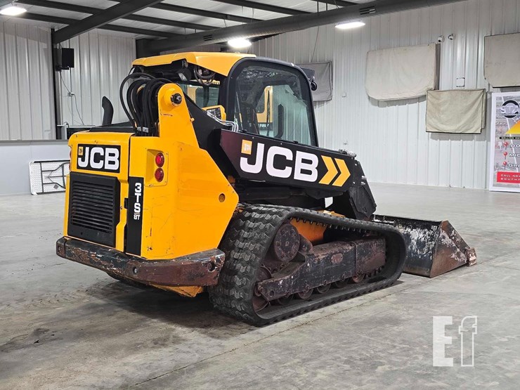 2021-jcb-3ts-8t-image-3