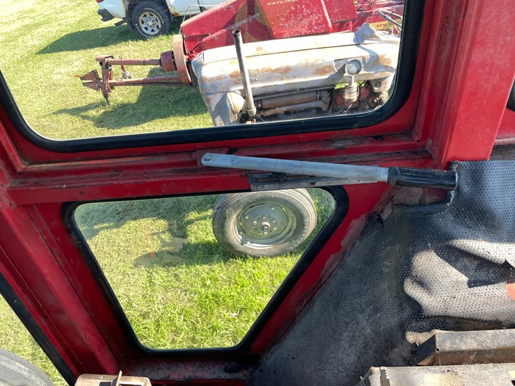 massey-ferguson-1085-image-37