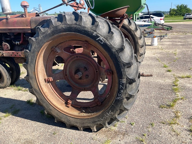 #1021-•-farmall-h-tractor-image-20