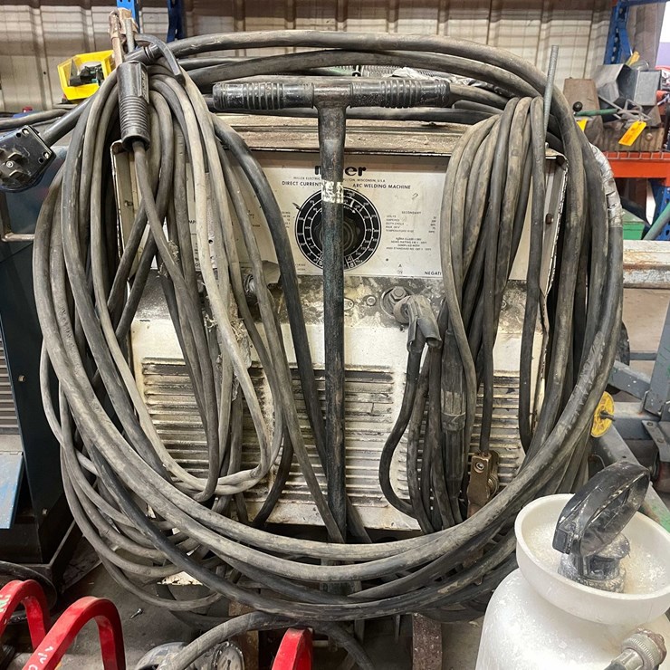 #4058 • Miller Welder
