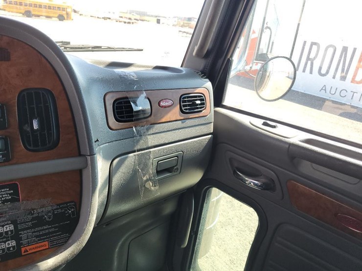 2006-peterbilt-379-image-36