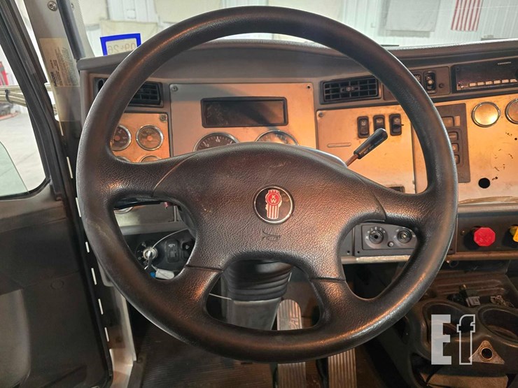 2020-kenworth-t370-image-13