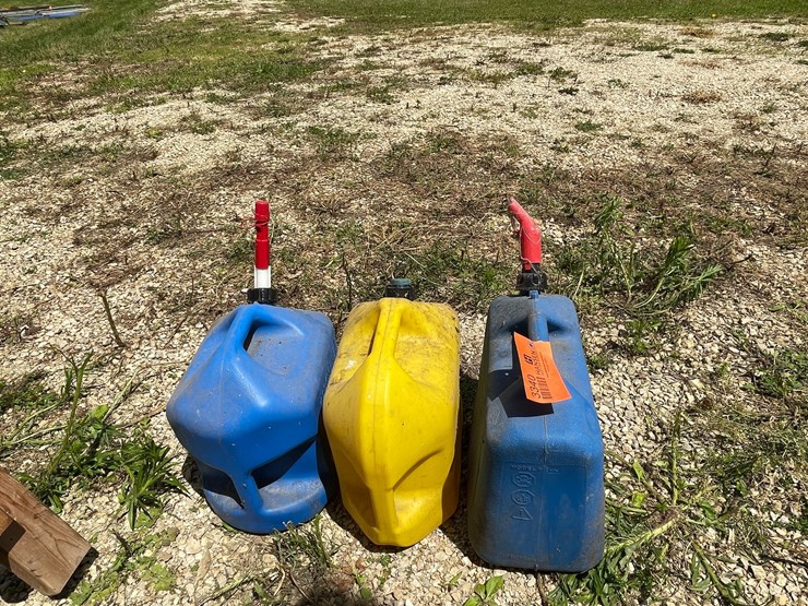 #3340-•-(3)-fuel-cans-image-6