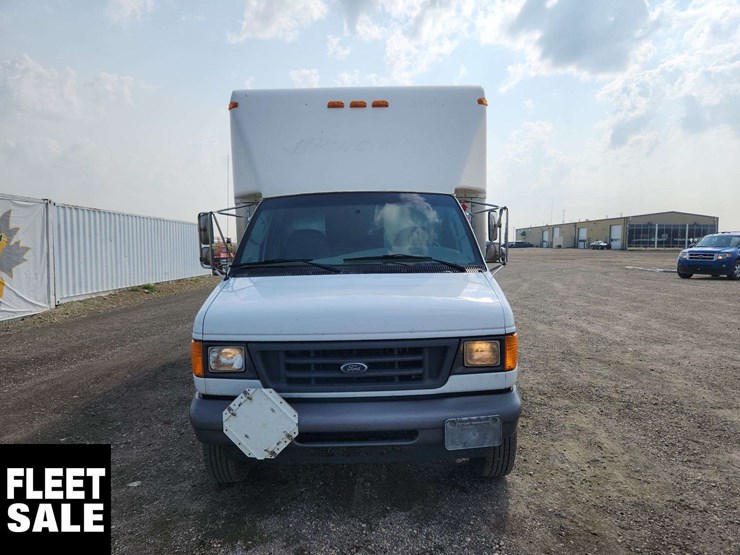2007-ford-e350-image-22