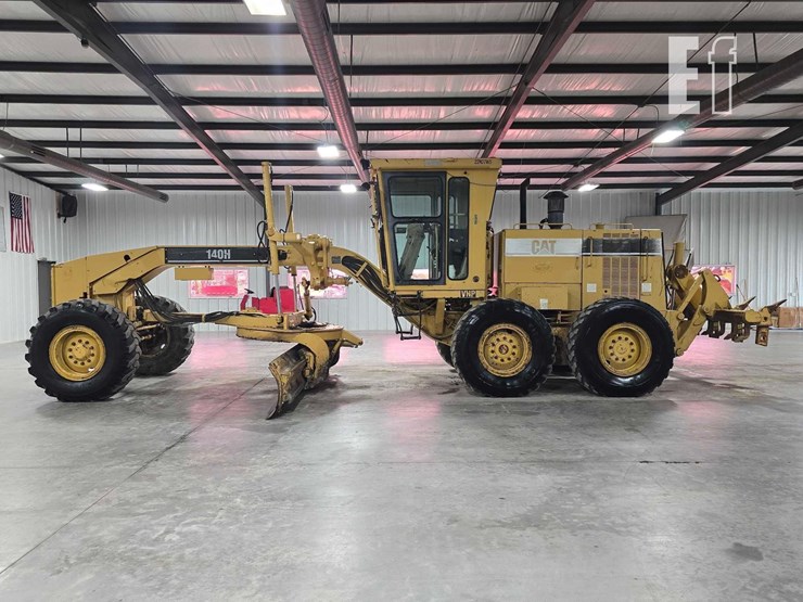 2001-caterpillar-140h-image-5