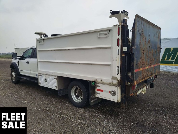 2021-ford-f550-image-3
