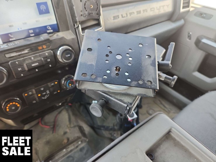2022-ford-f550-image-26
