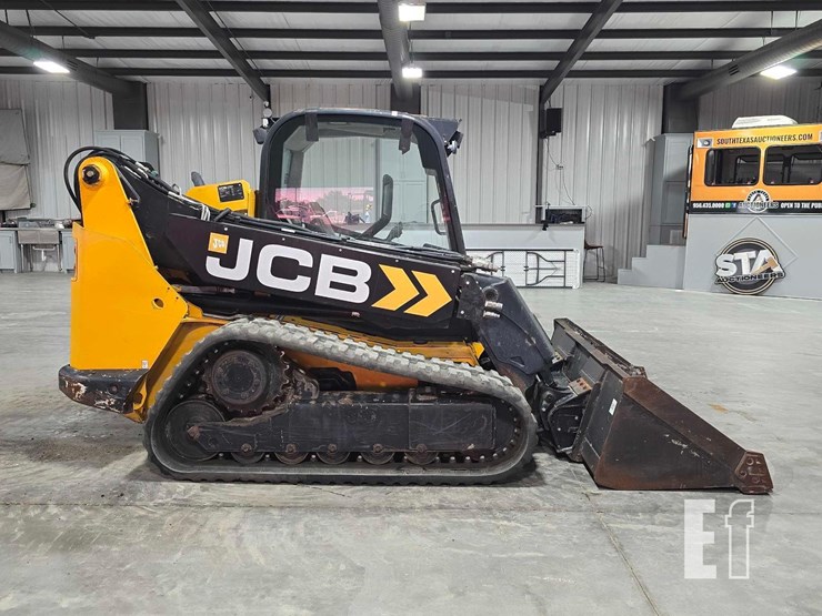 2020-jcb-3ts-8t-image-6