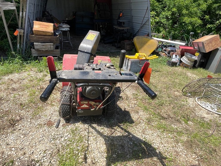 #3321-•-estate-28"-snow-blower-image-7