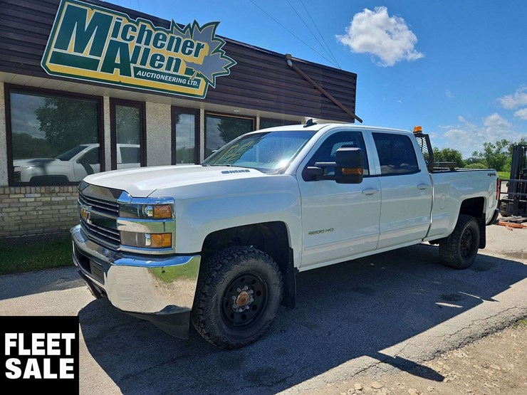 2015-chevrolet-silverado-2500hd-image-1